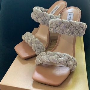 Steve Madden Kenley Rinestones size 9.5